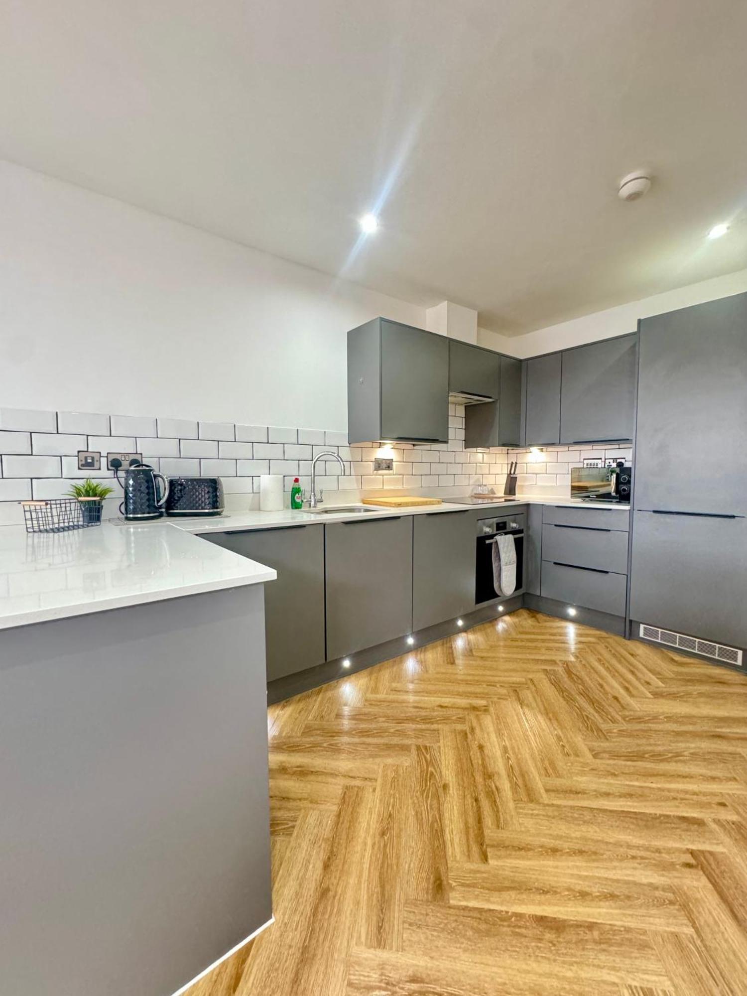 Luxury Located In Centre Apartment Birmingham