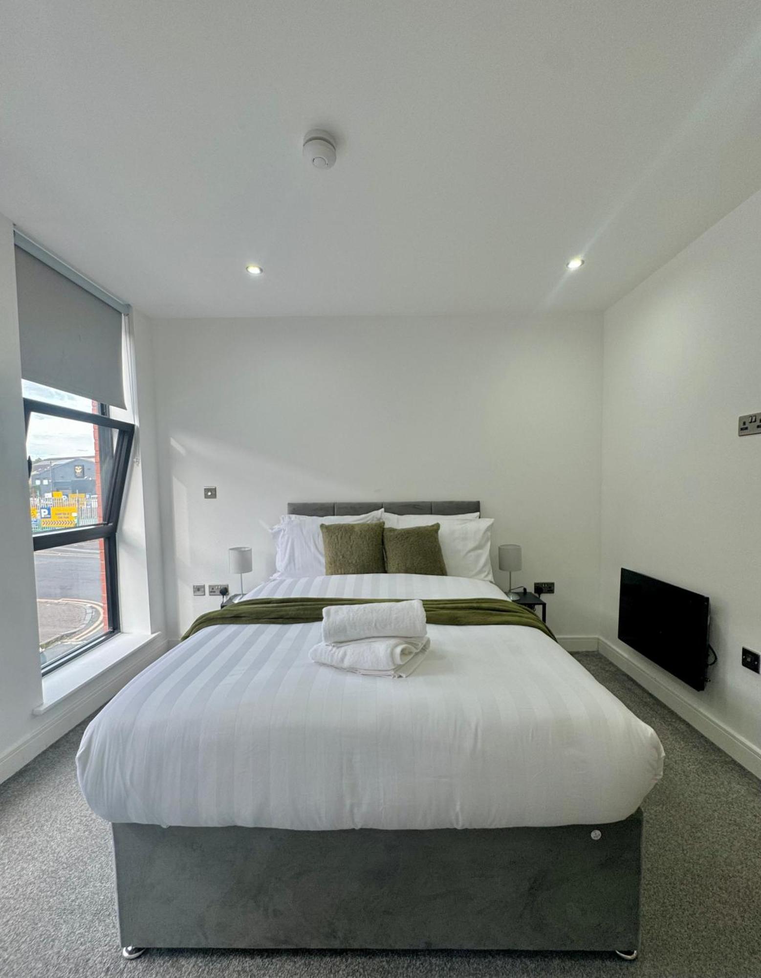 Luxury Located In Centre * Birmingham